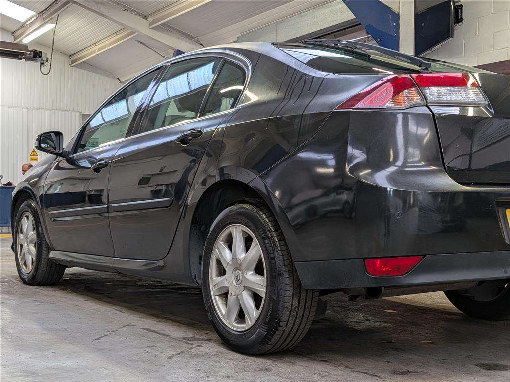 <p>2010 RENAULT LAGUNA DY-QUE T-T DCI 110</p>