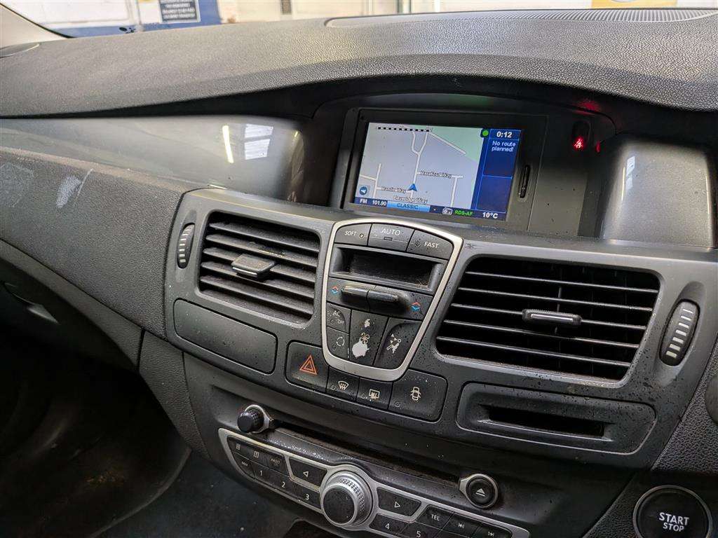<p>2010 RENAULT LAGUNA DY-QUE T-T DCI 110</p>