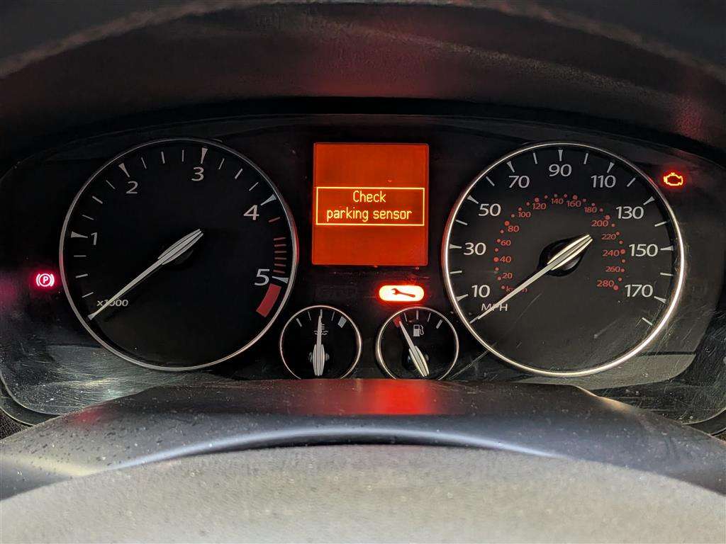 <p>2010 RENAULT LAGUNA DY-QUE T-T DCI 110</p>