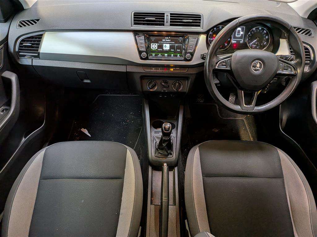 <p>2015 SKODA FABIA SE TSI</p>