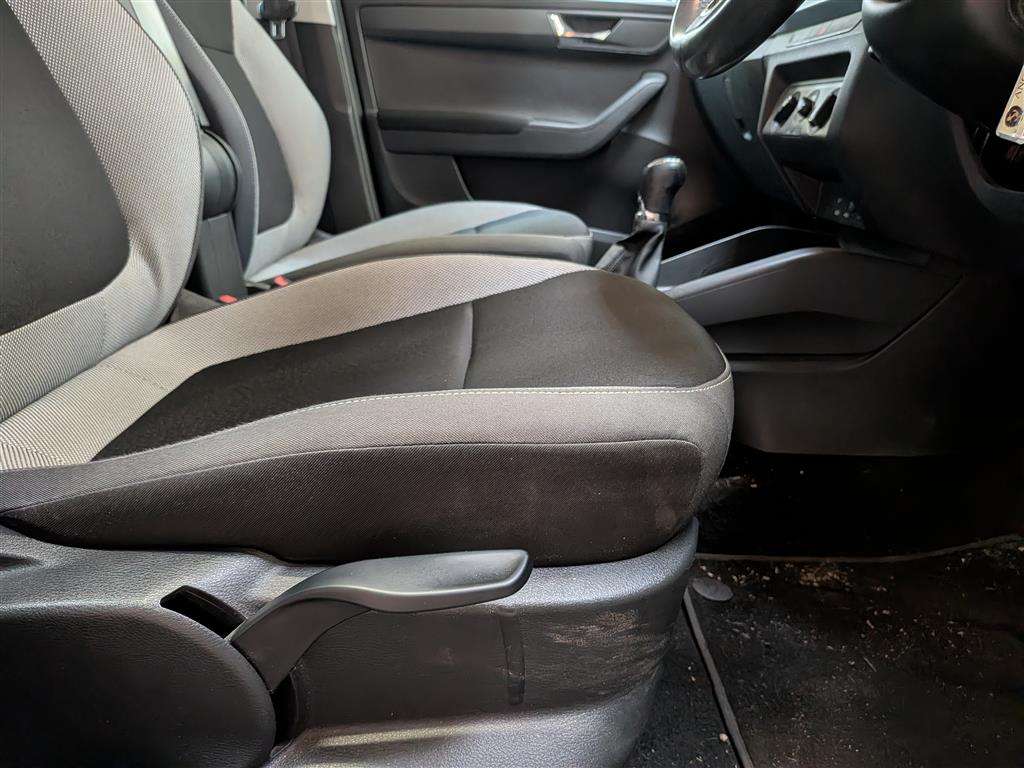 <p>2015 SKODA FABIA SE TSI</p>