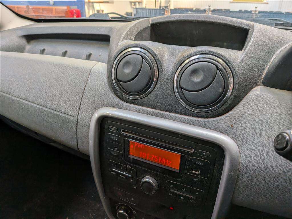 <p>2015 DACIA DUSTER AMBIANCE DCI 4X4</p>