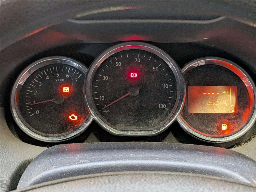 <p>2015 DACIA DUSTER AMBIANCE DCI 4X4</p>