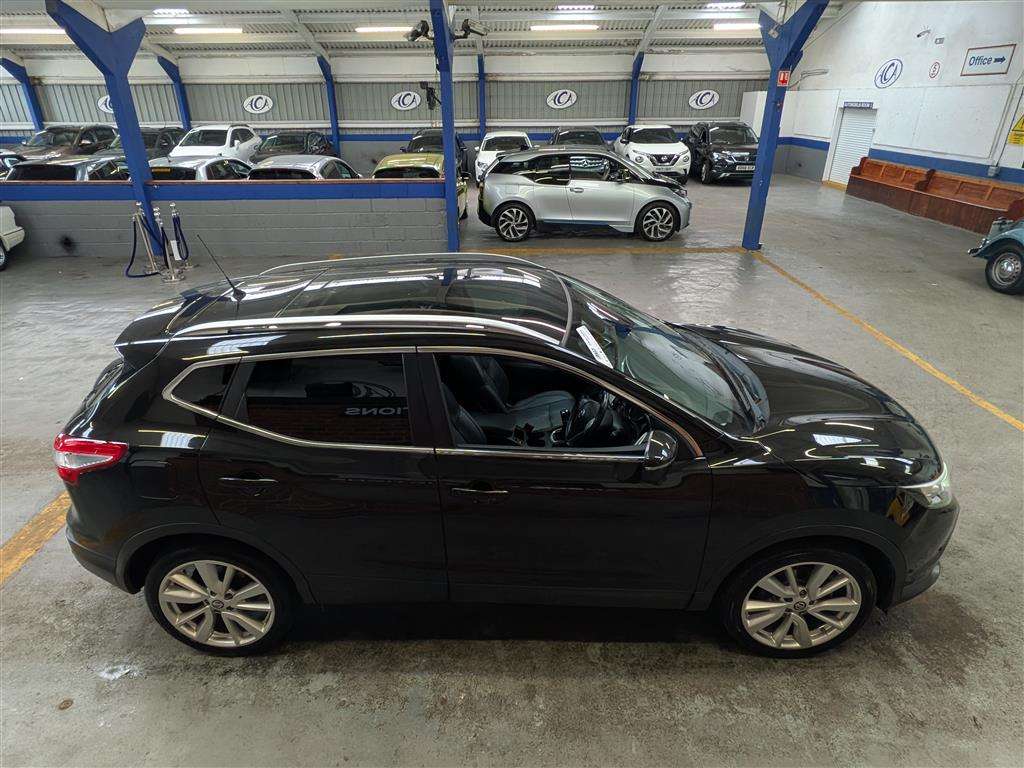 <p>2016 NISSAN QASHQAI TEKNA DCI</p>