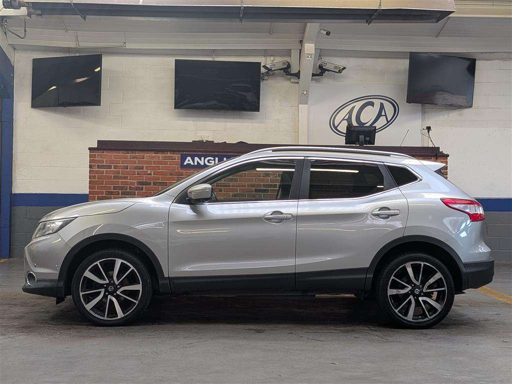 <p>2014 NISSAN QASHQAI TEKNA DCI</p>