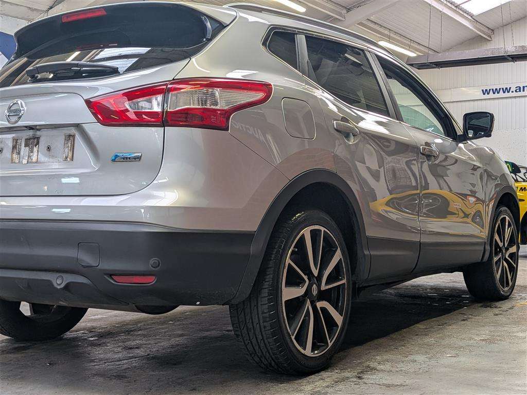 <p>2014 NISSAN QASHQAI TEKNA DCI</p>