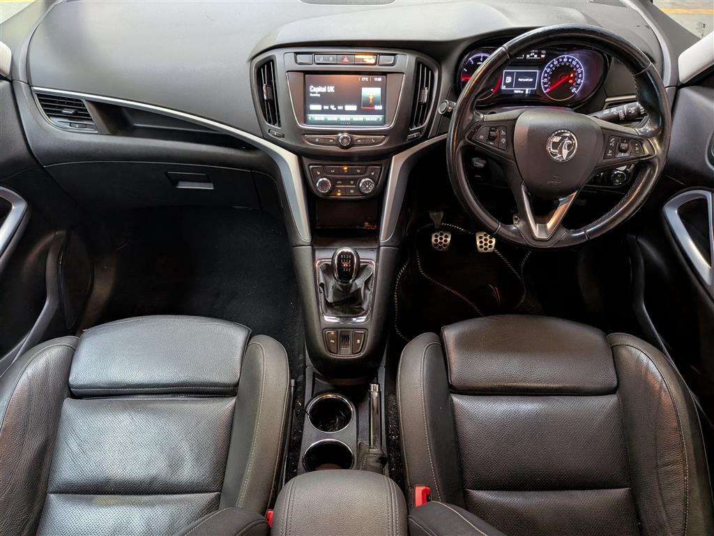 <p>2018 VAUXHALL ZAFIRA TOURER SRI NAV TUR</p>