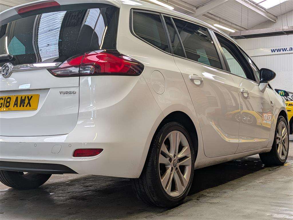 <p>2018 VAUXHALL ZAFIRA TOURER SRI NAV TUR</p>