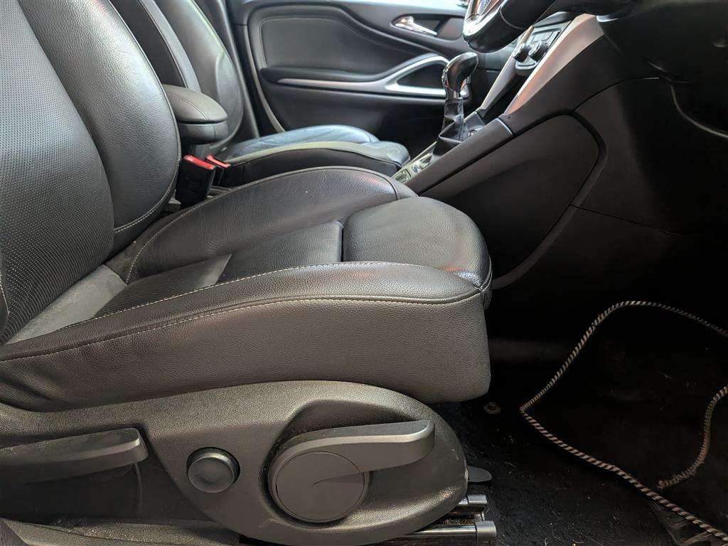 <p>2018 VAUXHALL ZAFIRA TOURER SRI NAV TUR</p>