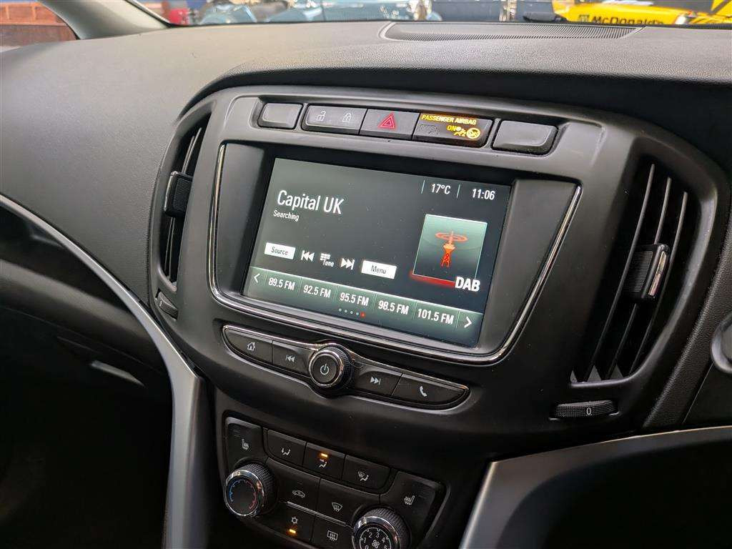 <p>2018 VAUXHALL ZAFIRA TOURER SRI NAV TUR</p>
