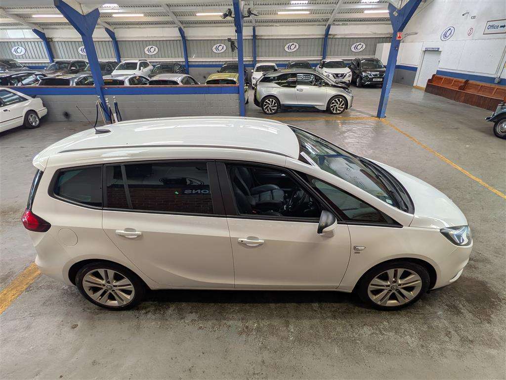 <p>2018 VAUXHALL ZAFIRA TOURER SRI NAV TUR</p>