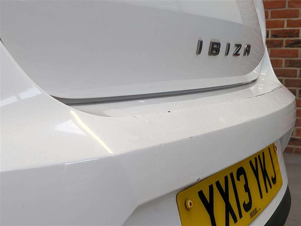 <p>2013 SEAT IBIZA TOCA</p>