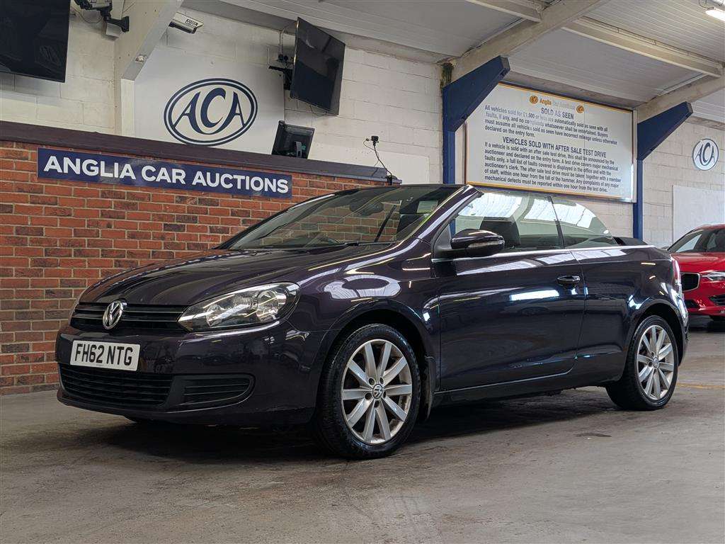 <p>2013 VOLKSWAGEN GOLF SE BLUEMOTION TECH T</p>