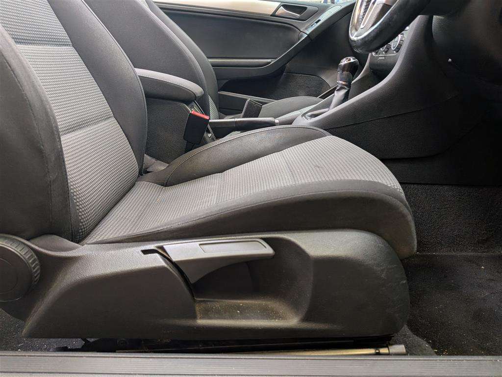 <p>2013 VOLKSWAGEN GOLF SE BLUEMOTION TECH T</p>