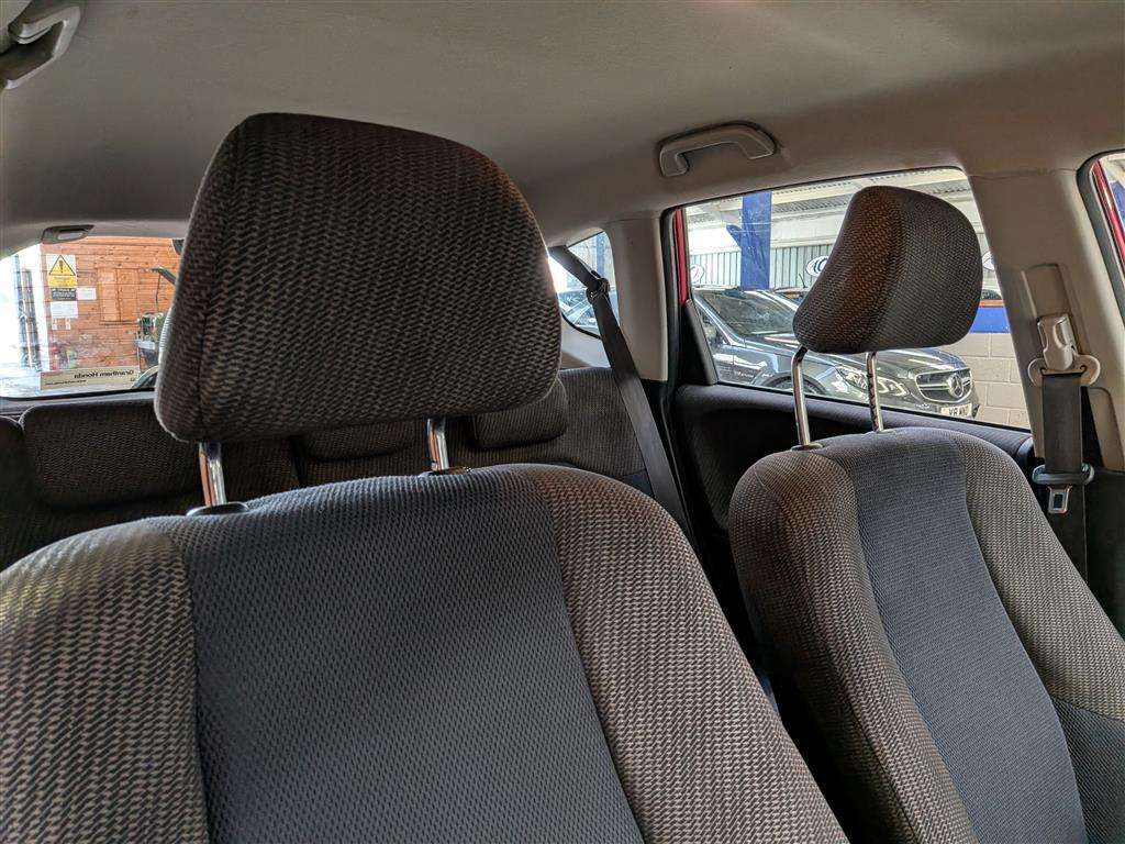 <p>2012 HONDA JAZZ I-VTEC ES</p>