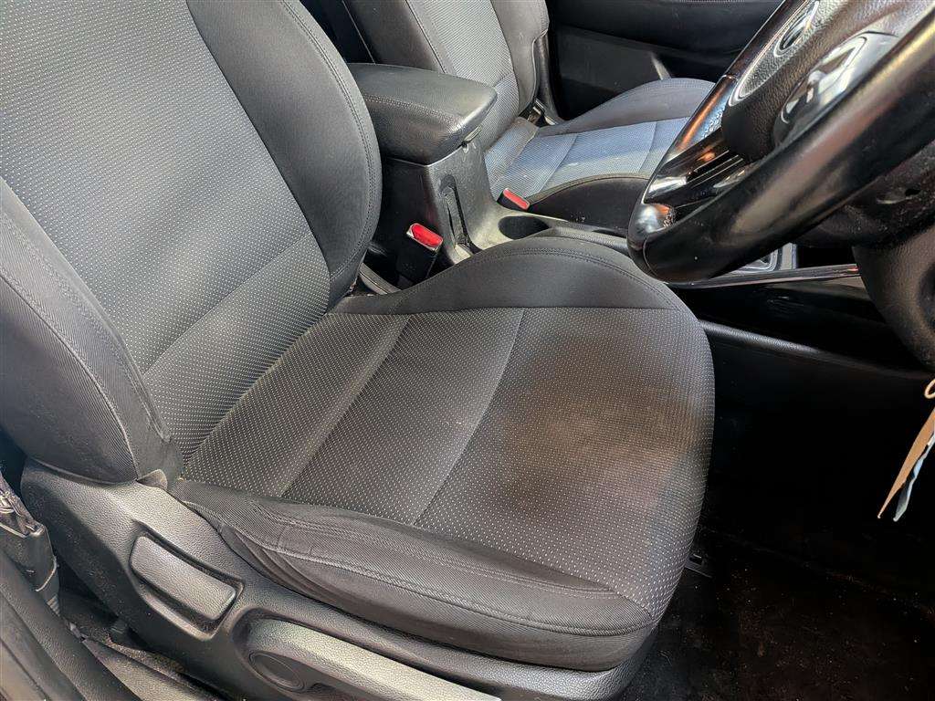 <p>2015 KIA CARENS 2 CRDI ISG</p>