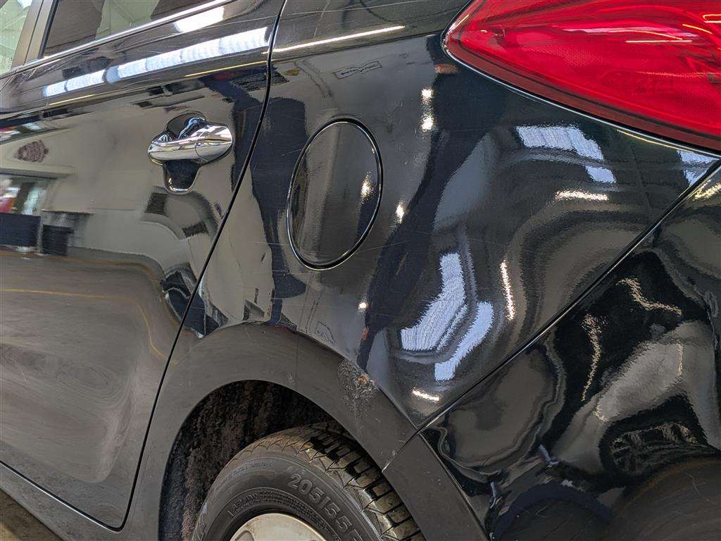 <p>2015 KIA CARENS 2 CRDI ISG</p>