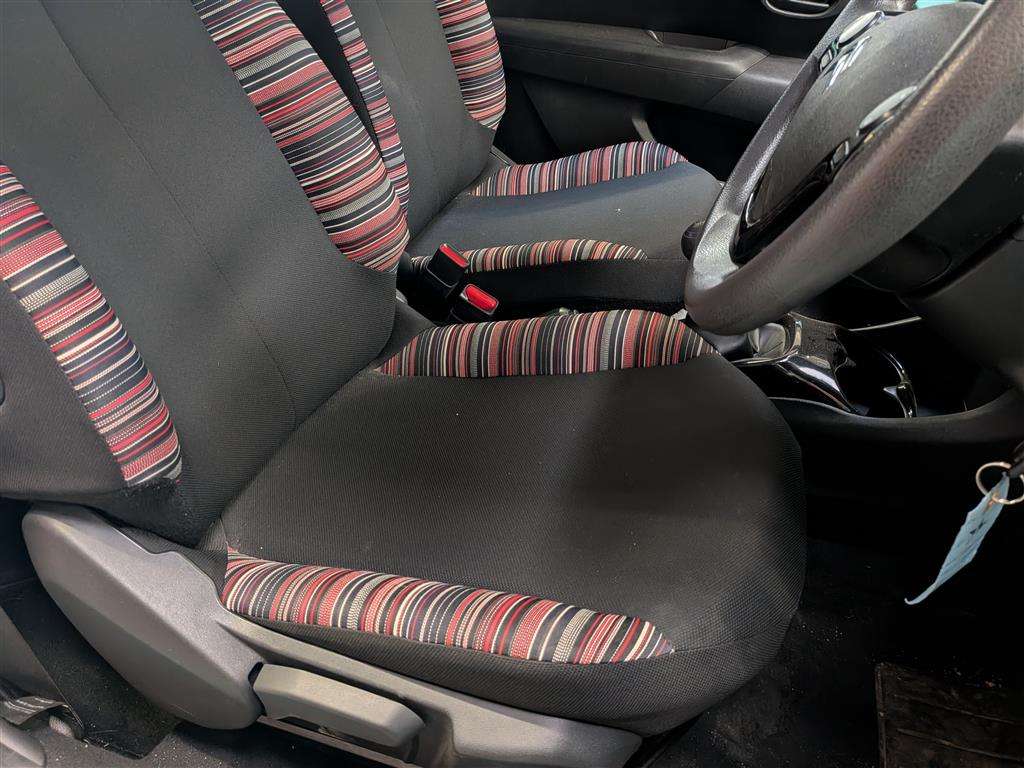 <p>2020 CITROEN C1 FEEL</p>
