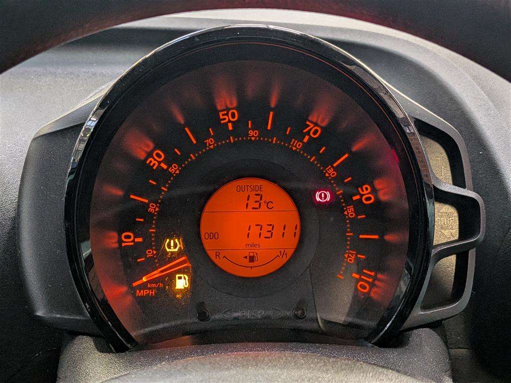 <p>2020 CITROEN C1 FEEL</p>