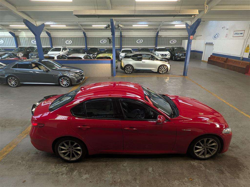 <p>2018 ALFA ROMEO GIULIA VELOCE TB AUTO</p>