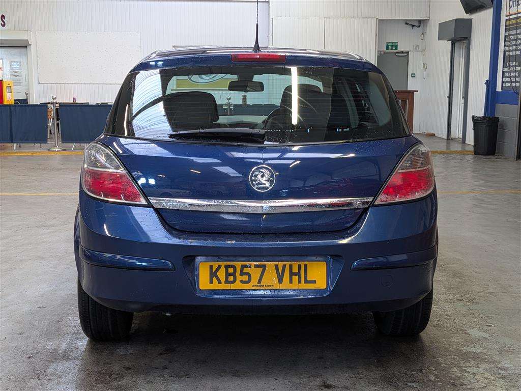<p>2008 VAUXHALL ASTRA DESIGN</p>