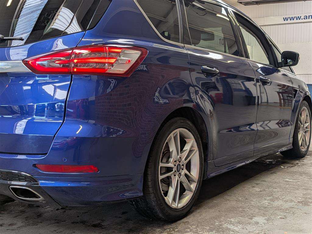 <p>2017 FORD S-MAX TITANIUM SPORT TDCI</p>