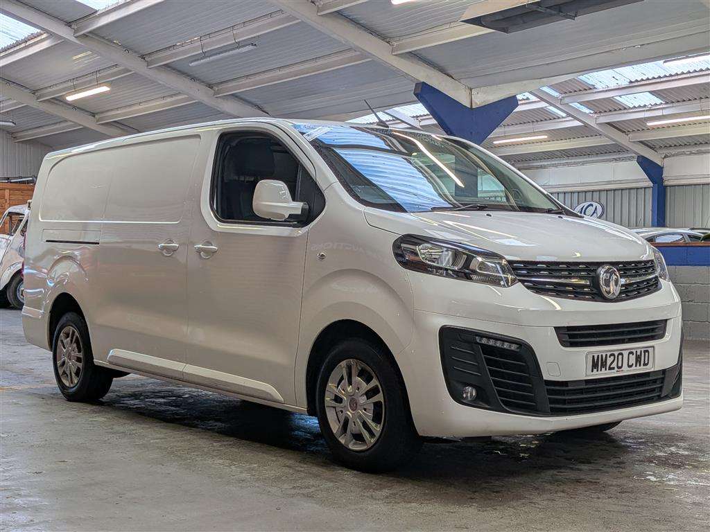 <p>2020 VAUXHALL VIVARO 3100 SPORTIVE S/S</p>