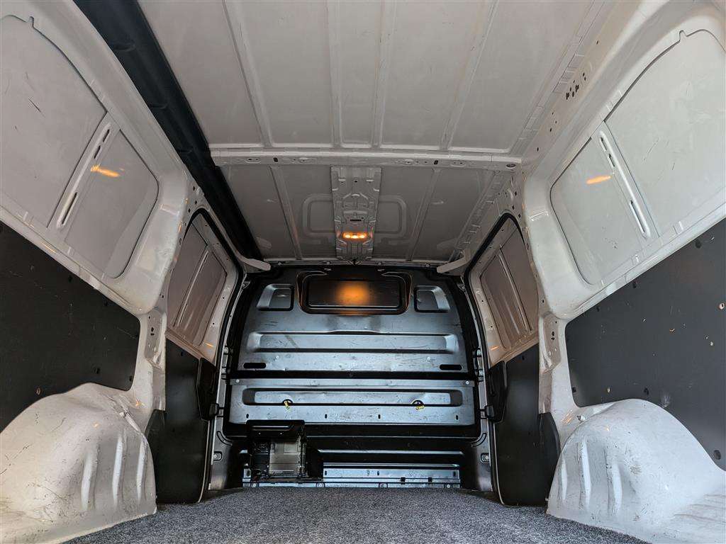 <p>2020 VAUXHALL VIVARO 3100 SPORTIVE S/S</p>