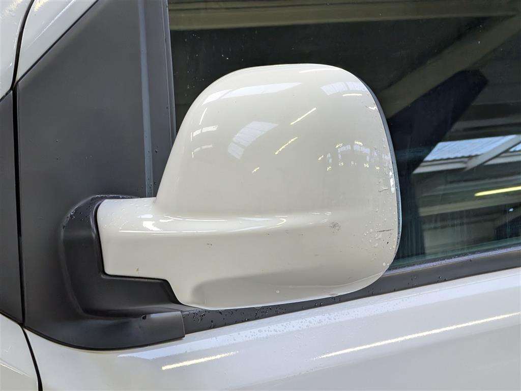 <p>2020 VAUXHALL VIVARO 3100 SPORTIVE S/S</p>