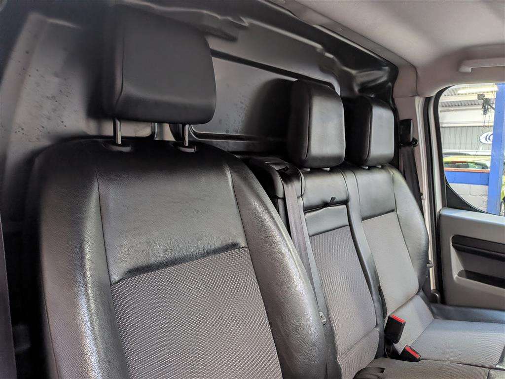 <p>2020 VAUXHALL VIVARO 3100 SPORTIVE S/S</p>