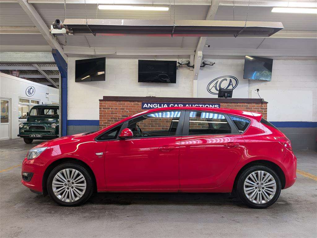 <p>2013 VAUXHALL ASTRA ENERGY</p>