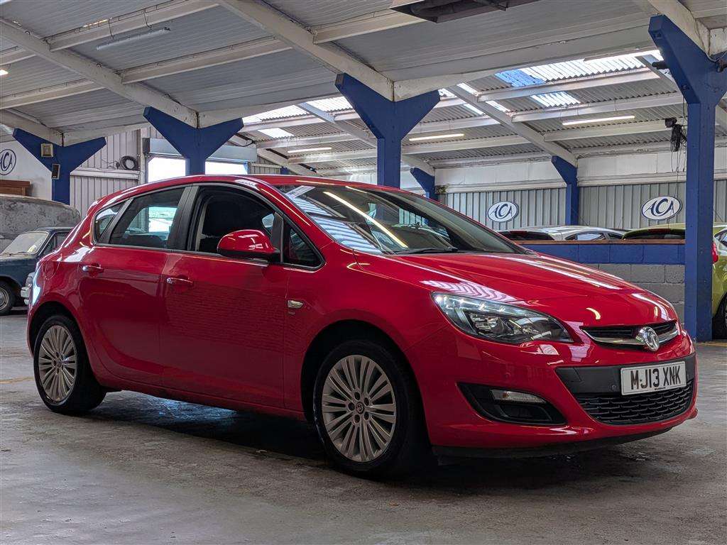 <p>2013 VAUXHALL ASTRA ENERGY</p>