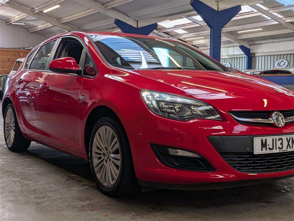 <p>2013 VAUXHALL ASTRA ENERGY</p>