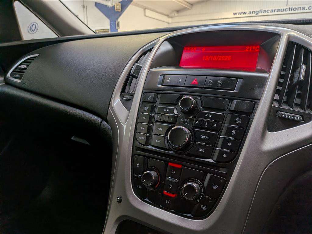<p>2013 VAUXHALL ASTRA ENERGY</p>