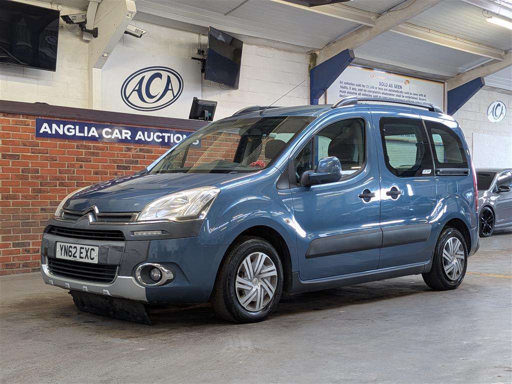 <p>2012 CITROEN BERLINGO M-SP AIR XTR E-H</p>