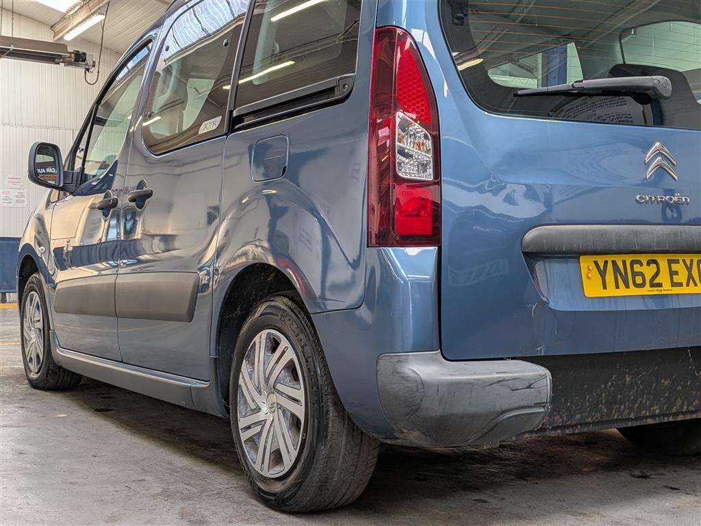 <p>2012 CITROEN BERLINGO M-SP AIR XTR E-H</p>