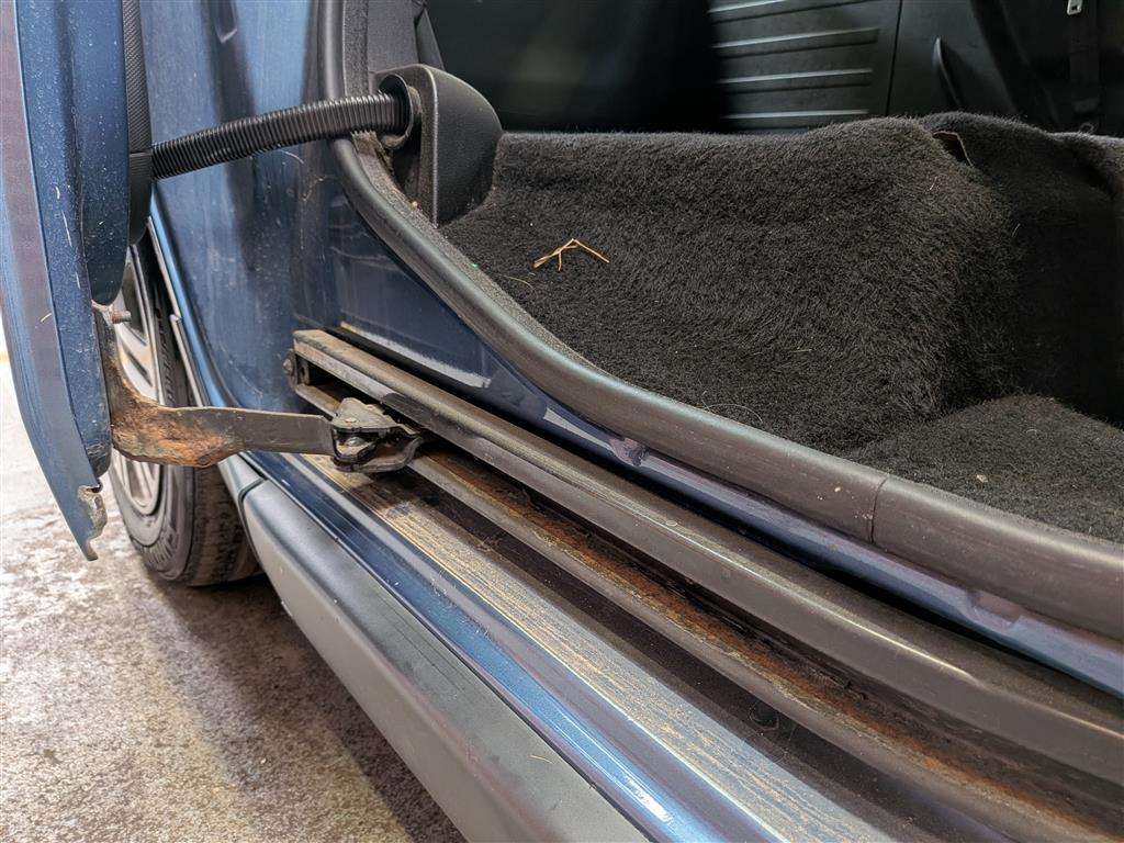 <p>2012 CITROEN BERLINGO M-SP AIR XTR E-H</p>