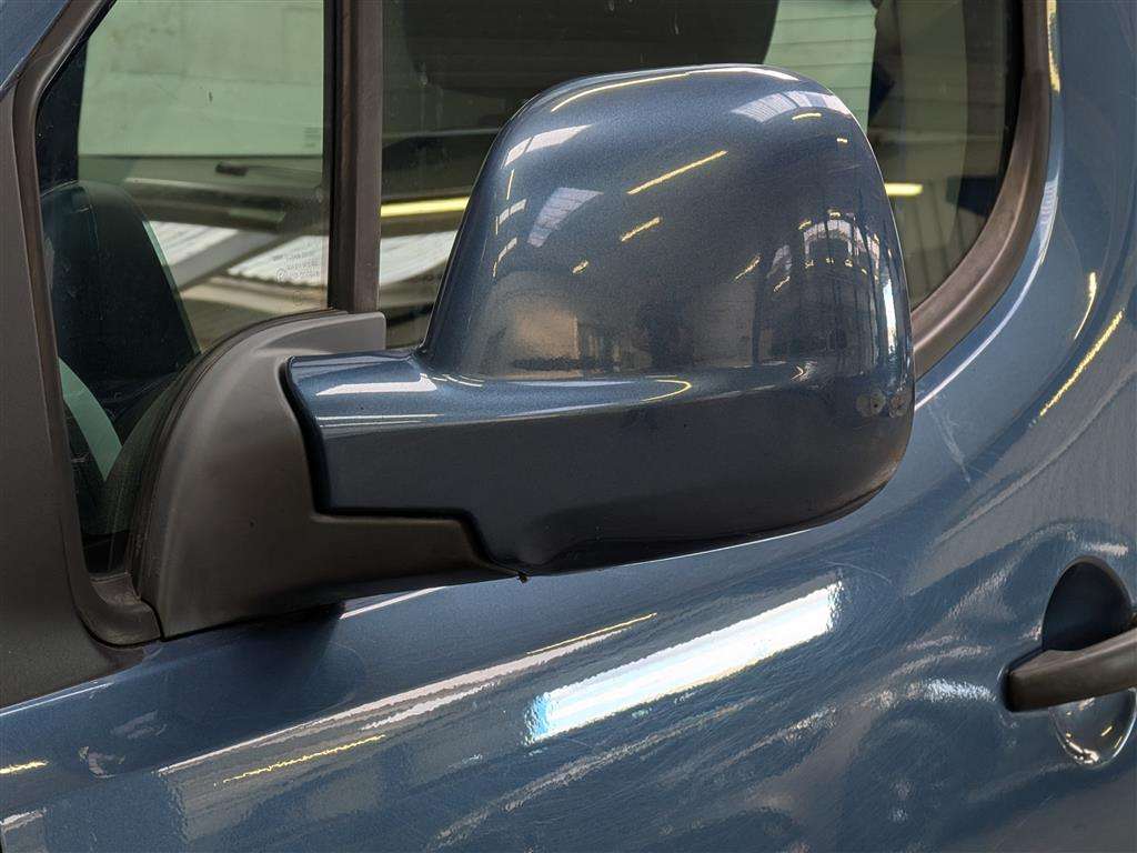 <p>2012 CITROEN BERLINGO M-SP AIR XTR E-H</p>