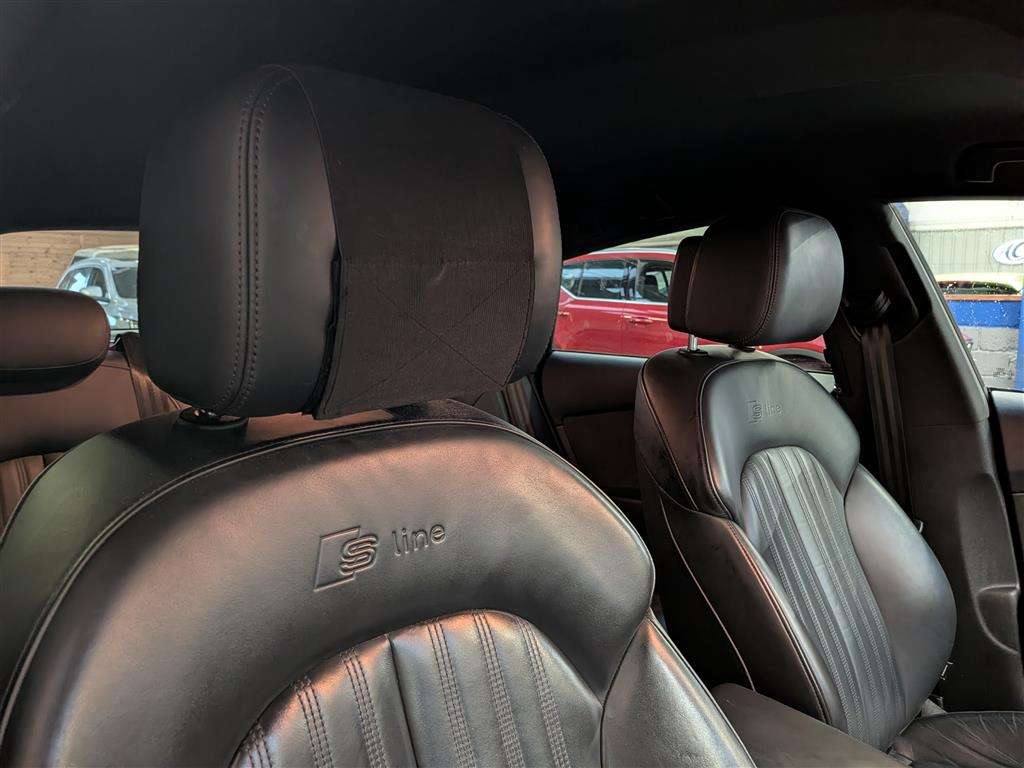 <p>2016 AUDI A7 S LINE BLACK ED TDI QU</p>
