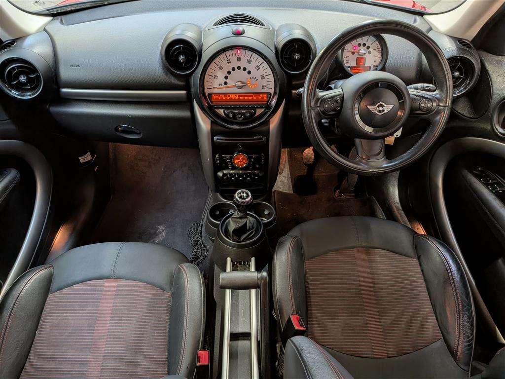 <p>2013 MINI COUNTRYMAN COOPER</p>