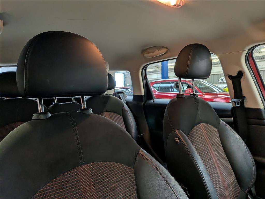 <p>2013 MINI COUNTRYMAN COOPER</p>