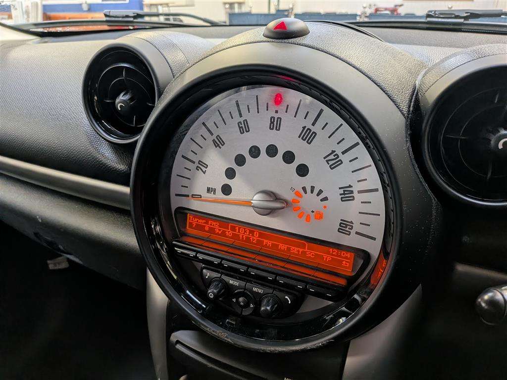<p>2013 MINI COUNTRYMAN COOPER</p>