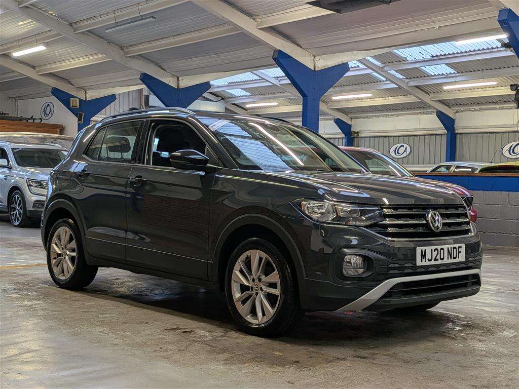<p>2020 VOLKSWAGEN T-CROSS SE TSI</p>