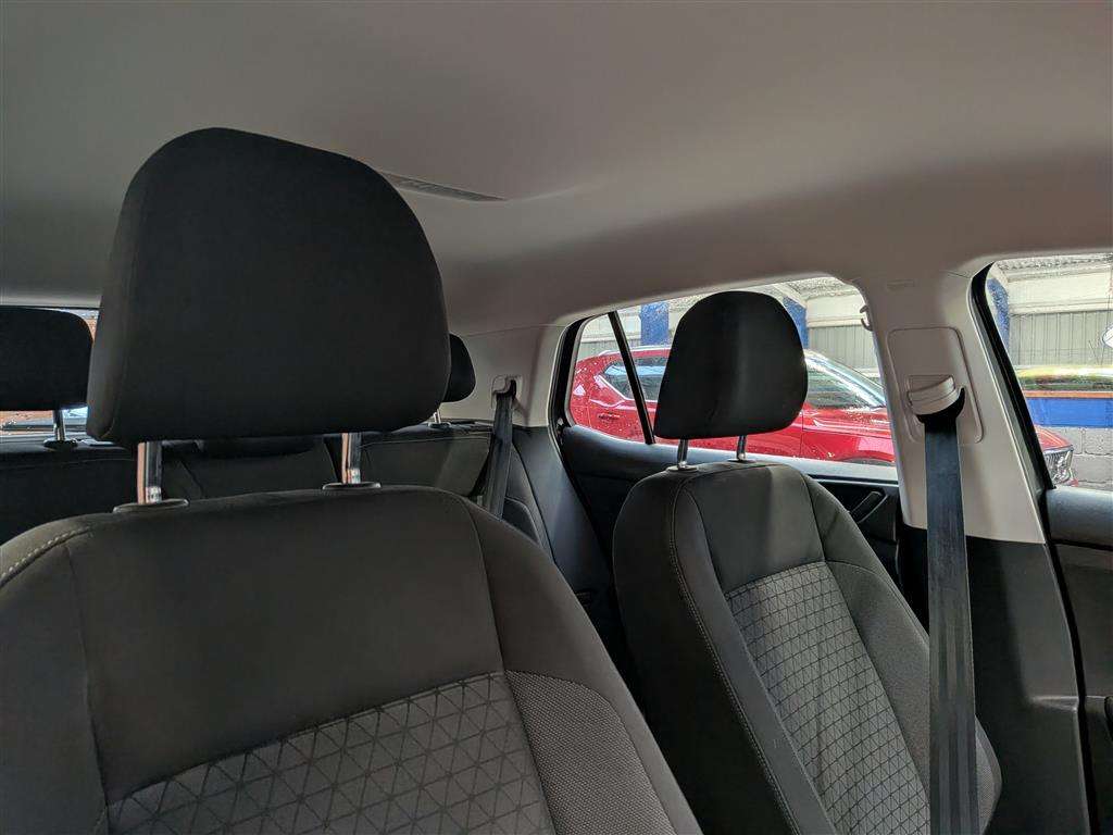 <p>2020 VOLKSWAGEN T-CROSS SE TSI</p>
