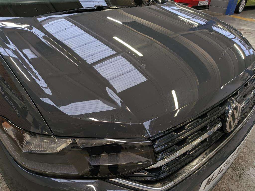<p>2020 VOLKSWAGEN T-CROSS SE TSI</p>
