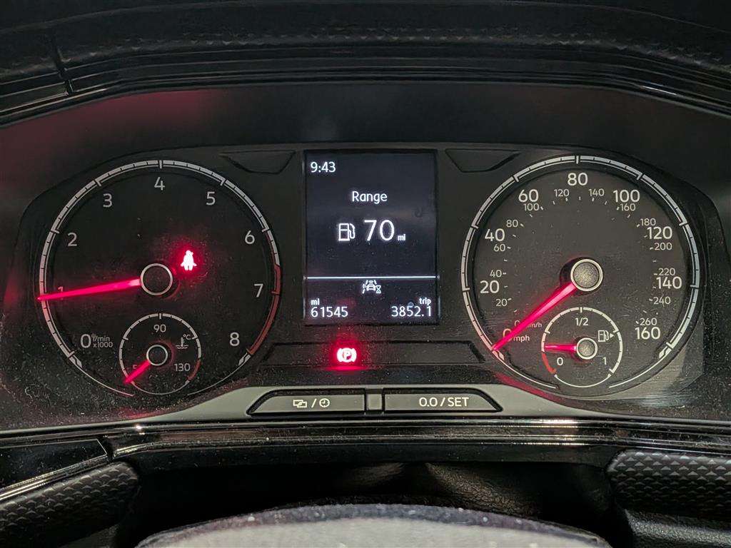<p>2020 VOLKSWAGEN T-CROSS SE TSI</p>