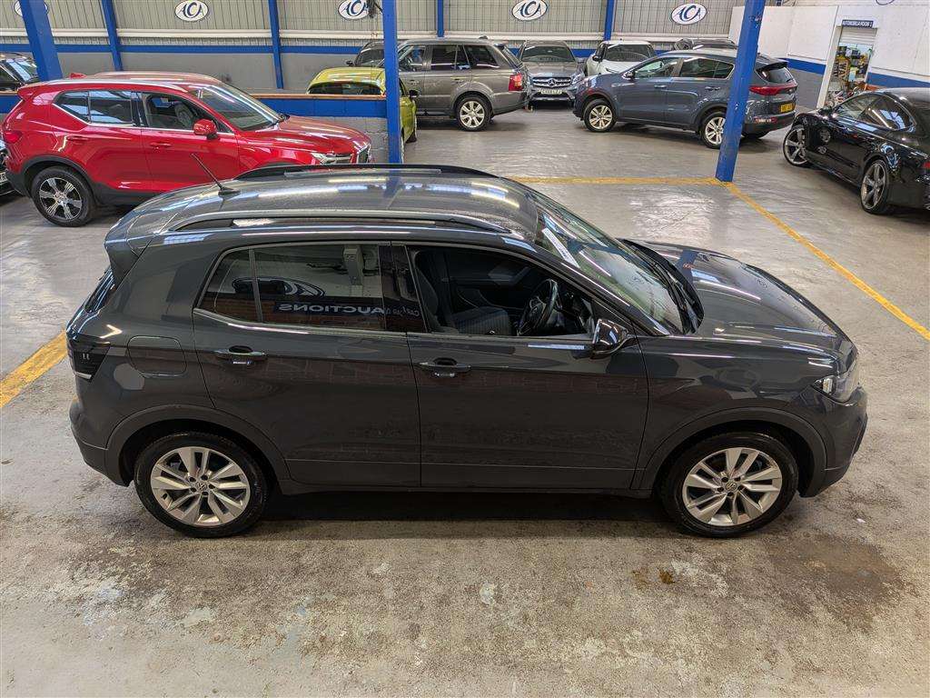 <p>2020 VOLKSWAGEN T-CROSS SE TSI</p>