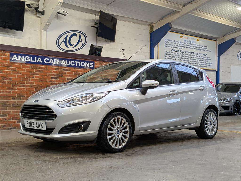 <p>2013 FORD FIESTA TITANIUM</p>