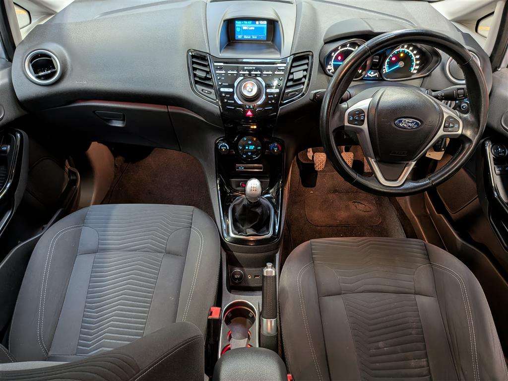 <p>2013 FORD FIESTA TITANIUM</p>