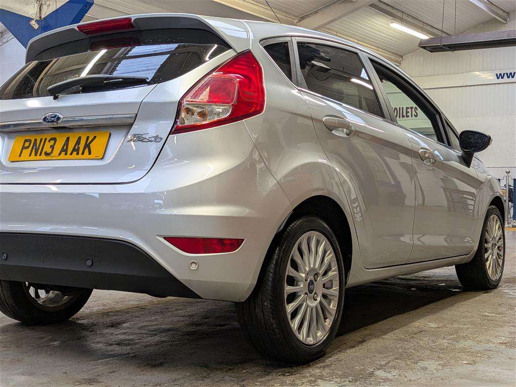 <p>2013 FORD FIESTA TITANIUM</p>